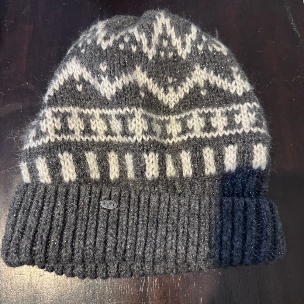 American Eagle Outfitters Gray and White Knit Beanie
